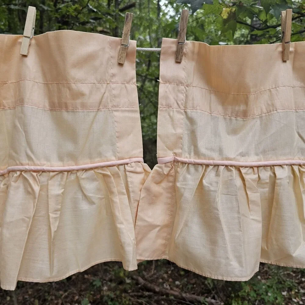 Vintage Croscill Peach Ruffled Valance Curtains 80s 90s Cottagecore Rod Pocket